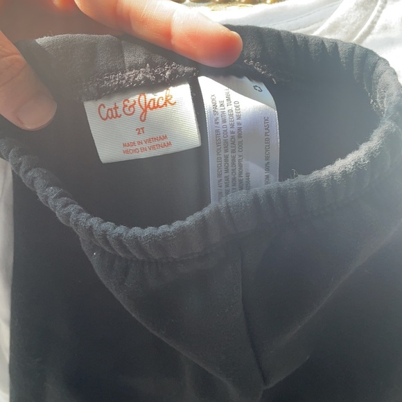 Outfit size 2T unisex. Like new, no flaws. *2 - Picture 4 of 5